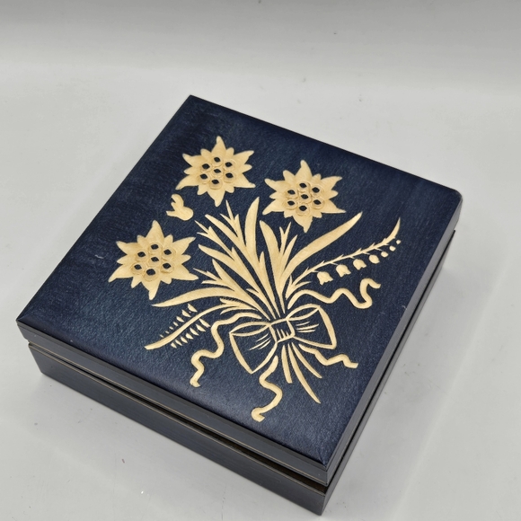 Small Hand Carved Wooden Hinged Trinket Box Flower Navy Blue, Red Velvet Poland - Picture 3 of 16